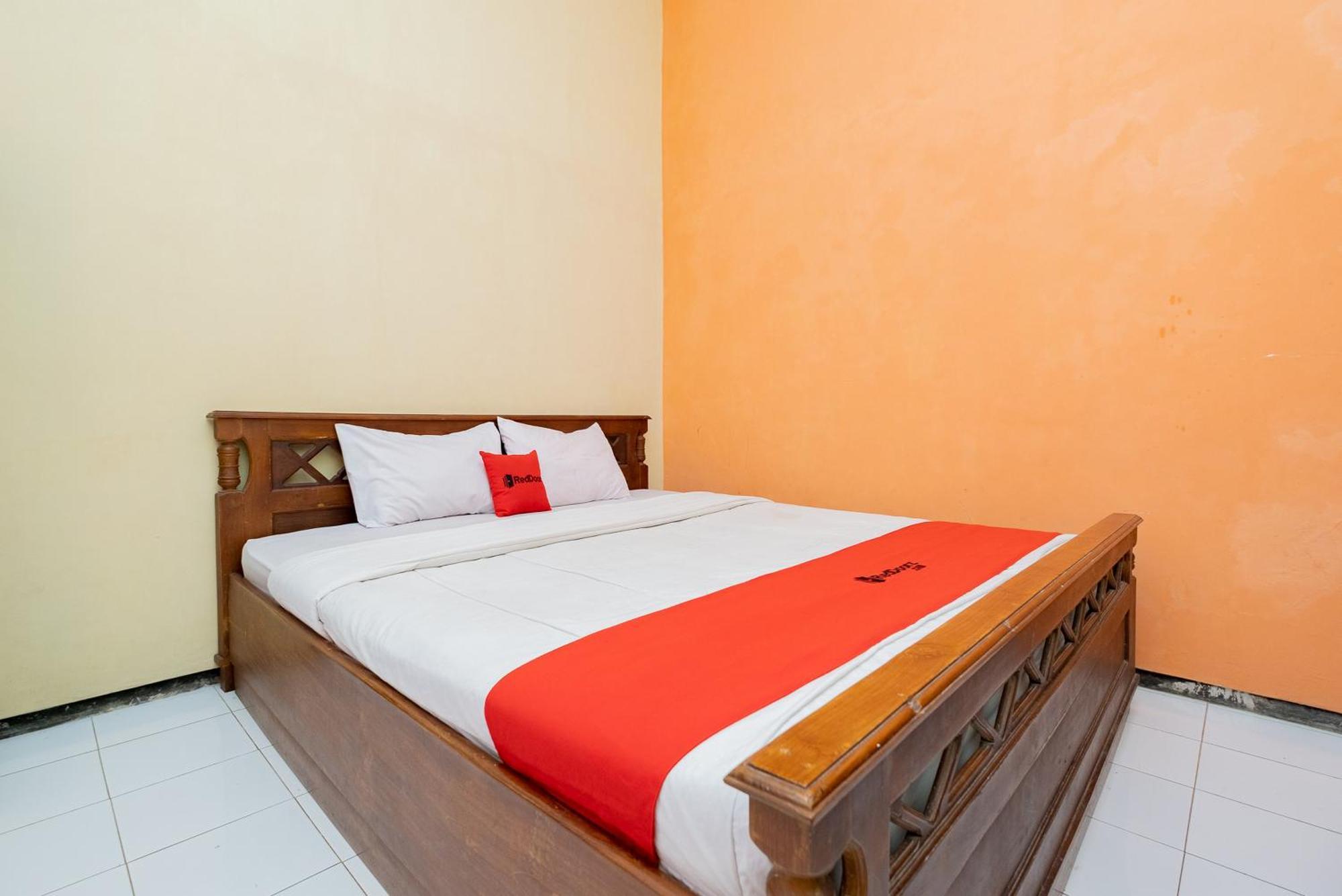 Reddoorz Syariah At Jalan Sunan Giri Tuban Tuban  Dış mekan fotoğraf