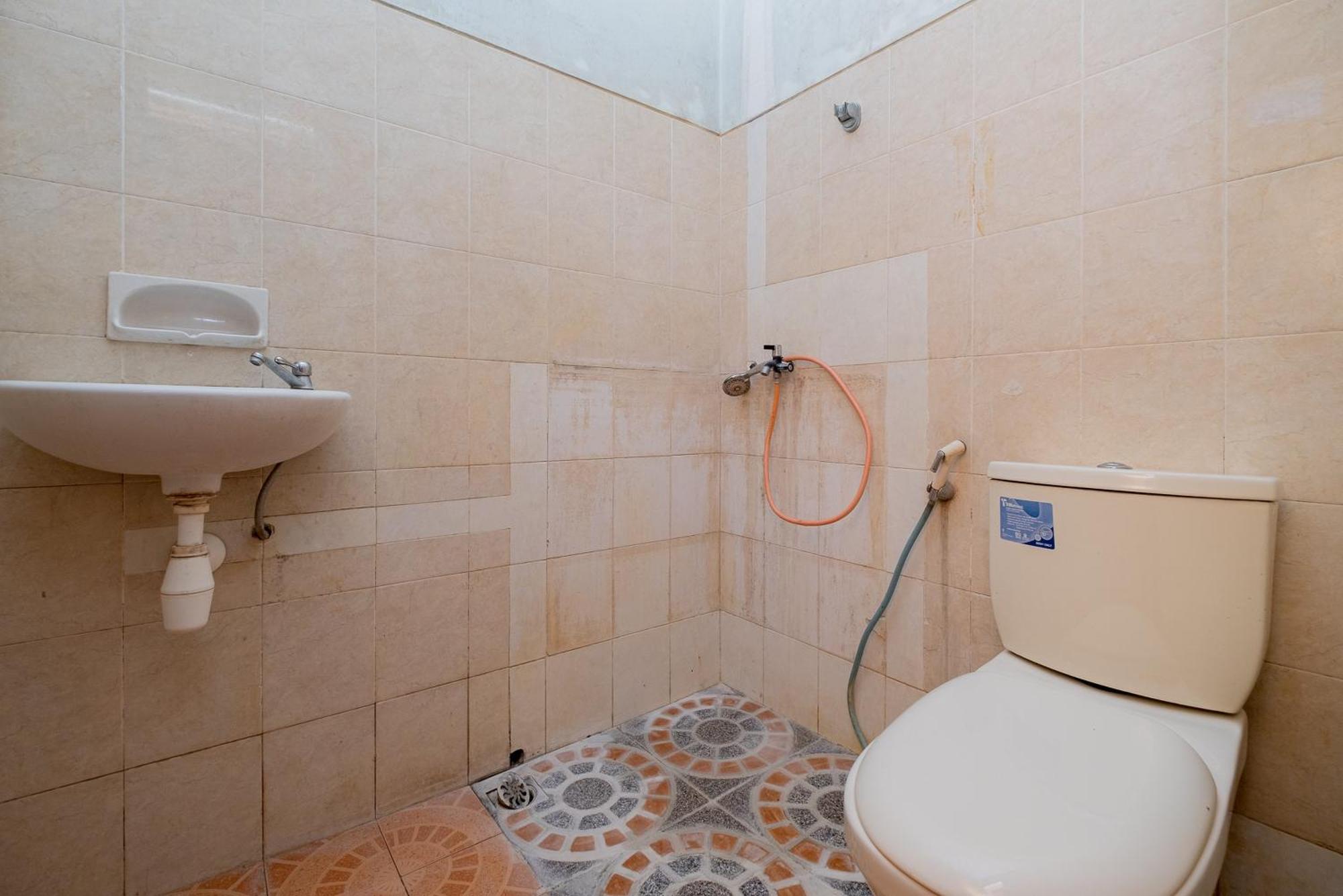Reddoorz Syariah At Jalan Sunan Giri Tuban Tuban  Dış mekan fotoğraf
