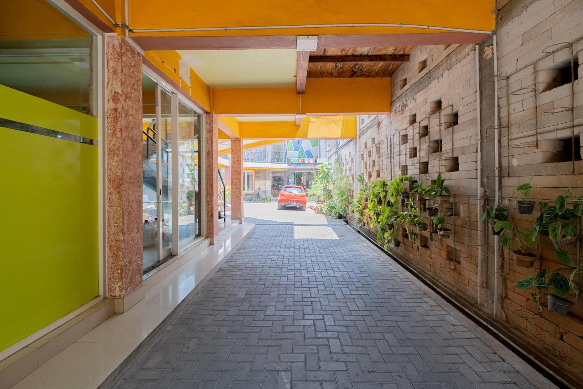 Reddoorz Syariah At Jalan Sunan Giri Tuban Tuban  Dış mekan fotoğraf
