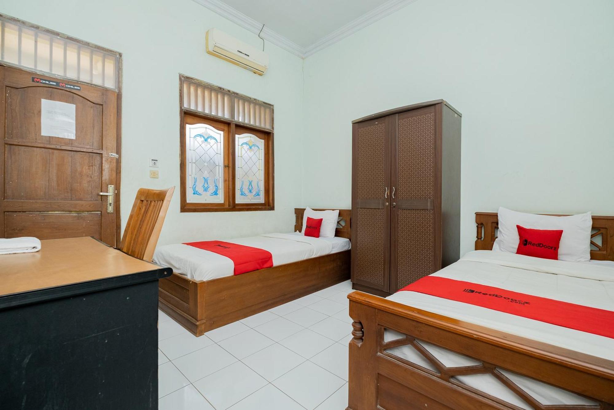 Reddoorz Syariah At Jalan Sunan Giri Tuban Tuban  Dış mekan fotoğraf